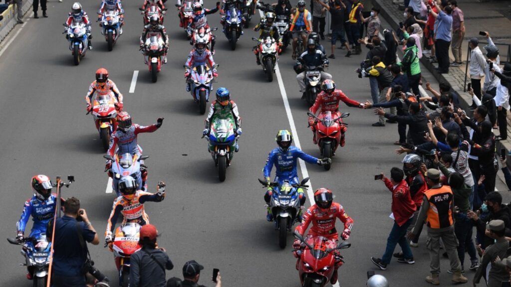 Jokowi Sambut Kembali Konvoi Pembalap MotoGP Mandalika