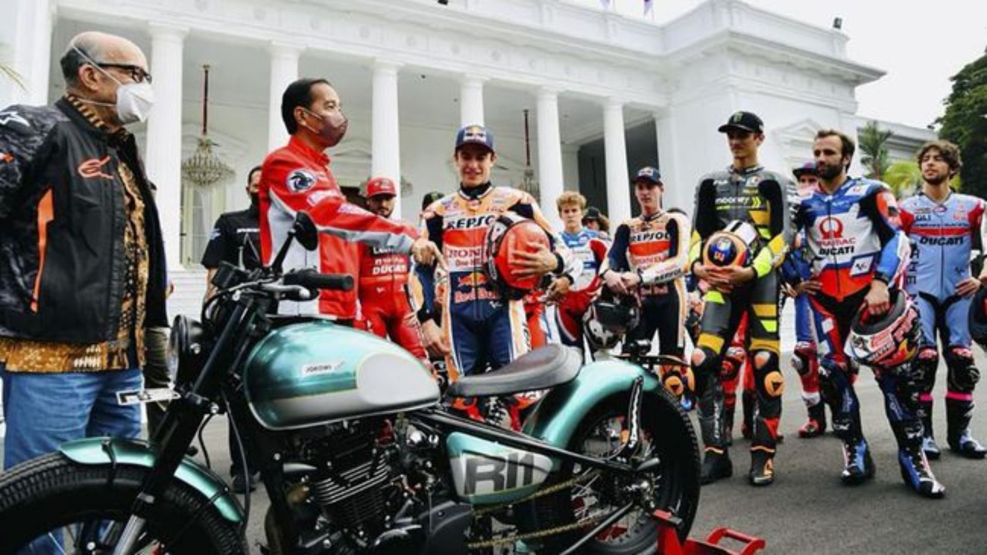 Jokowi Sambut Kembali Konvoi Pembalap MotoGP Mandalika