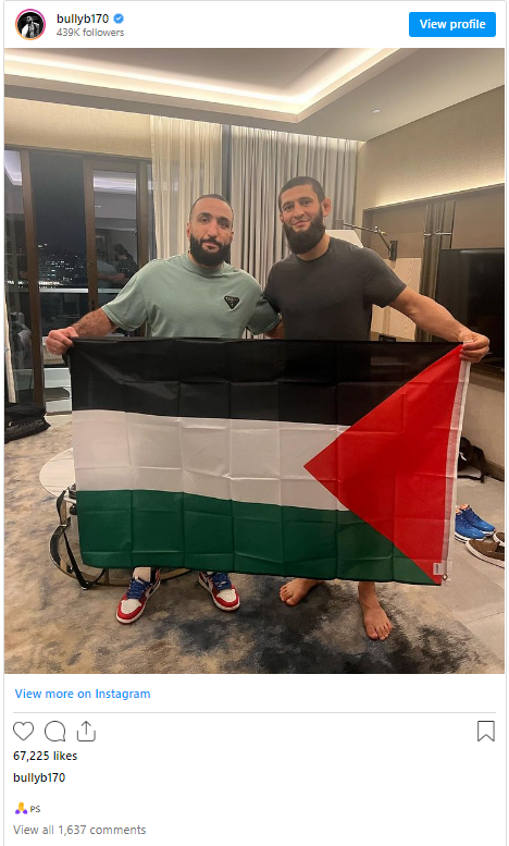 Bintang UFC Chimaev dan Belal Bentangkan Bendera Palestina