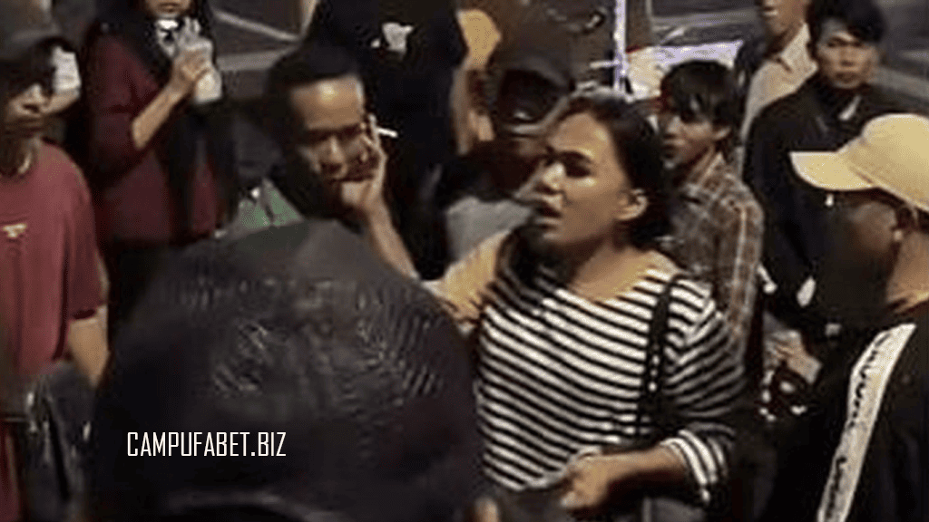 Viral Pengamen Waria Bikin Ribut di Purbalingga, Tak Terima Diberi Rp 2.000